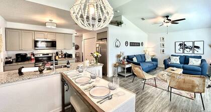 Doxie Cottage - Close to WEC, Springs, and More!