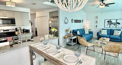Doxie Cottage - Minutes From WEC!