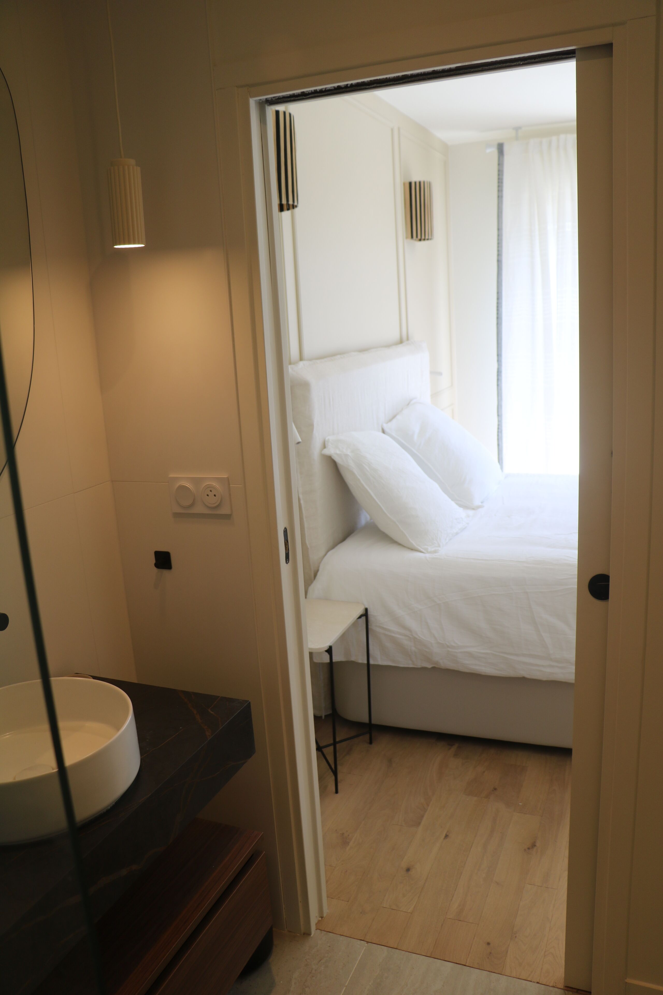 2 quartos, ferros/tábuas de passar roupa, Wi-Fi, roupa de cama