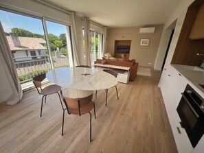 Interior - 2 bedroom apartment, in Moulleau, 100m from the beach (Arcachon)