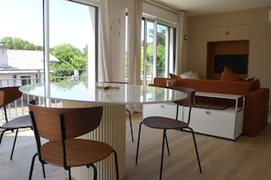Dining - 2 bedroom apartment, in Moulleau, 100m from the beach (Arcachon)
