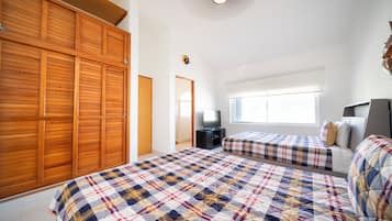 Villa familiar, vista al jardín | 3 habitaciones, caja de seguridad en la habitación y wifi gratis