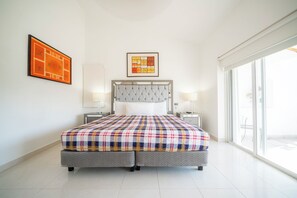 Familie villa, uitzicht op tuin | 3 slaapkamers, een kluis op de kamer, gratis wifi, beddengoed