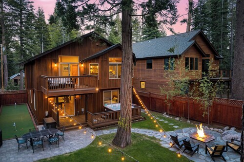 Washoe Chalet by Avantstay Game Room, Hot Tub, Putting Green & Fire Pit