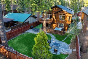 Interior - Washoe Chalet by Avantstay Game Room, Hot Tub, Putting Green & Fire Pit (Tahoma)