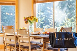 House (4 Bedrooms) | Interior - Washoe Chalet by Avantstay Game Room, Hot Tub, Putting Green & Fire Pit (Tahoma)