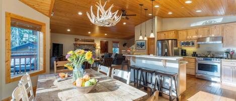 House (4 Bedrooms) | Interior