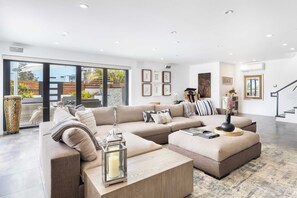 House (5 Bedrooms) | Interior - Steps to Beach+shops, Oceanview, Hot Tub+firepit Moonlight Modern by Avantstay (Encinitas)
