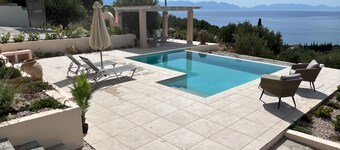 Villa Vounaria mit Infinity-pool