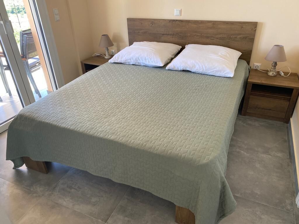 2 soveværelser, pengeskab på værelset, strygejern/strygebræt