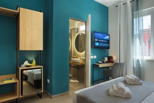 Quarto casal standard, vista para a montanha | Cofres nos quartos, individualmente mobiliados, escrivaninha