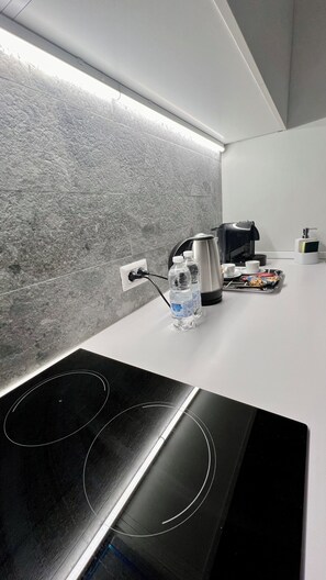 Fridge, microwave, oven, stovetop - Archimedes 35. One step away from downtown. (Roma)