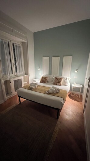 2 bedrooms, WiFi, bed sheets - Archimedes 35. One step away from downtown. (Roma)