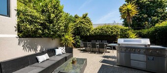 City Views | 4BR | Sleeps 10 | Christchurch