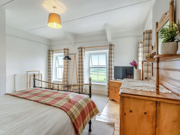 3 bedrooms, free WiFi, bed sheets