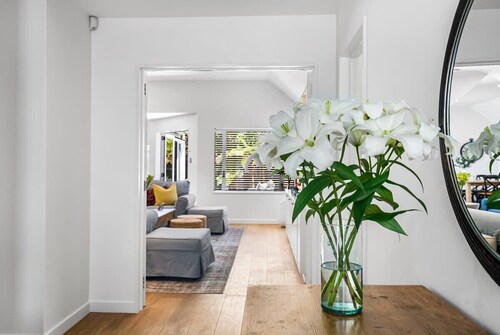 Kaleido Nook Enchanting 3BR Magic on Rugby Street