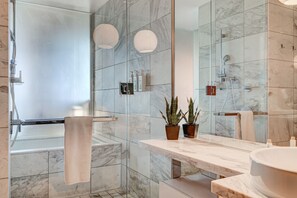 Shower, jetted tub, hair dryer, towels