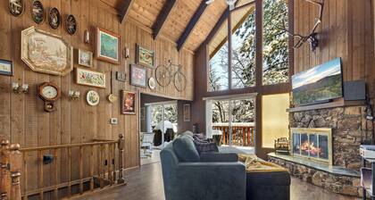 Lake Arrowhead Cabin - Hot Tub • Game Room • EV • Fire Pit • Pet Friendly