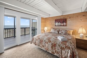 4 bedrooms, desk, travel crib, free WiFi