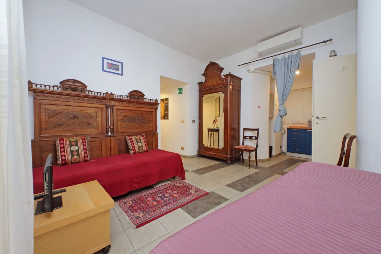 1 chambre, fer et planche à repasser, accès au Wi-Fi (inclus)