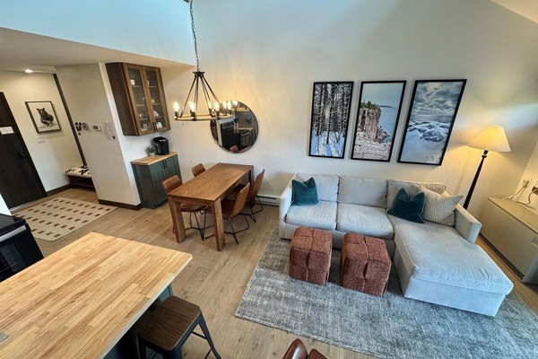 Kitchen Dining Entry 2