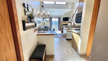 Smart TV, fireplace, DVD player, ping pong