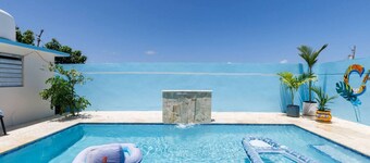 Stylish Escape Private Pool near Ferry and Beach