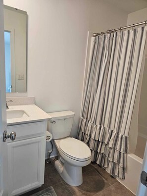 Towels, soap, shampoo, toilet paper