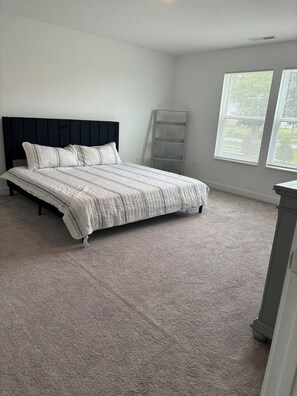 4 camere, una scrivania, ferro/asse da stiro, Wi-Fi gratuito