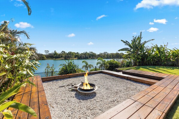 Terrace/patio - Waters Edge Retreat - on the lake and walk to beach (Toogoom)