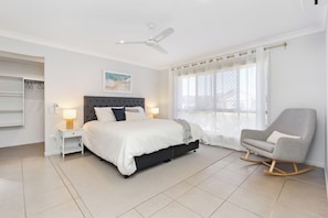 4 bedrooms, free WiFi, bed sheets