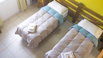 Classic Quadruple Room, City View | Bed sheets