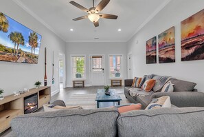 Smart-TV, Kamin, Videospiele, Tischfußball