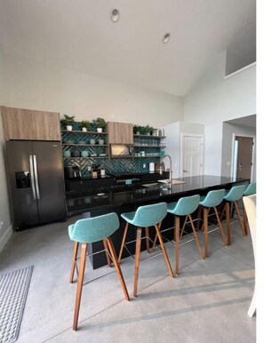 Fridge, microwave, oven, stovetop - Lakefront Home - Private Beach - Hot Tub (Stevensville)