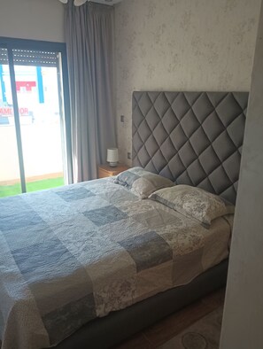 3 bedrooms, bed sheets - الشقه الجميلة (Casablanca)