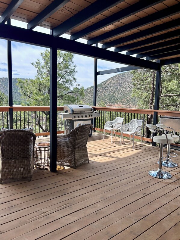 Property grounds - Panoramic view of Sierra Blanca and a few minutes from downtown Ruidoso. (Ruidoso)