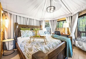 1 bedroom, desk, free WiFi, bed sheets