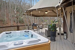Terrace/patio - Safari, Romantic Safari Tent for 2 with Hot Tub (Bryson City)