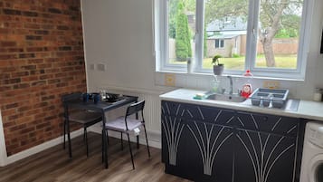 Apartment | Dapur peribadi | Peti sejuk, ketuhar gelombang mikro, ketuhar, dapur