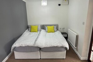 1 bedroom, free WiFi, bed sheets