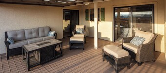 Beautiful 2 bedroom 2 bath Vineyard house located in a vineyard on 40 acres