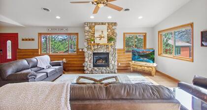 Estes Park Beauty - 3 Bed/3 Bath- Close to Downtown and RMNP - #6207