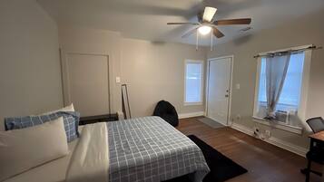 1 chambre, bureau, literie fournie