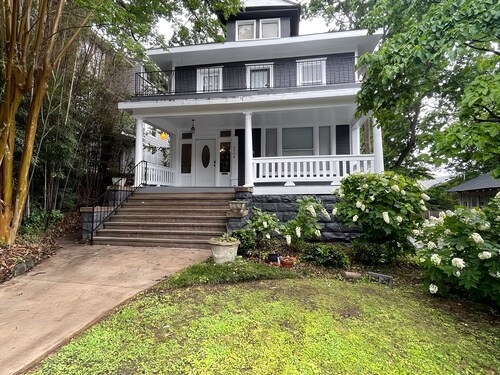 City Lights UAB Cozy 1-Bedroom Getaway