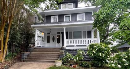 City Lights UAB Cozy 1-Bedroom Getaway