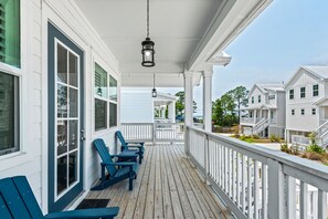 Terrace/patio - 1-minute to the Boat Launch, Boat Parking Under Home, An Experience For Less (Santa Rosa Beach)