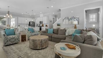 Rumah, Beberapa Tempat Tidur, patio, pemandangan kebun (Sitting Bayside) | Area keluarga