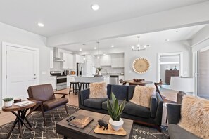 Living area - Chic Bozeman Getaway - Minutes from Downtown! (Bozeman)