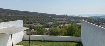 Depto Amueblado Cocina Comedor 2camas Sala Jardín Asador Garage a 8min de Centro