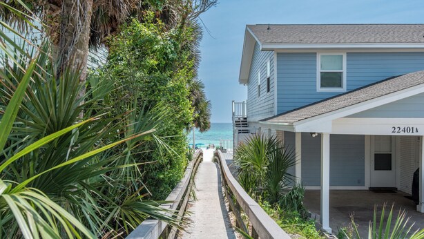 Property grounds - 1br/1ba, Covered Parking, Perfect for Couples! (Panama City Beach)